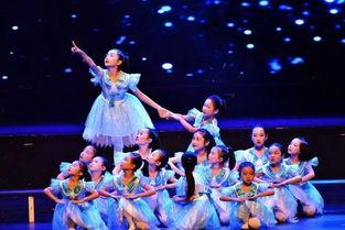 大荔成人舞蹈活动视频,活力四射，舞动青春风采