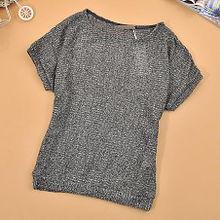 成人镂空开衫视频,轻松打造优雅春日穿搭