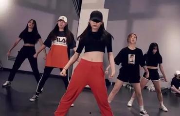 小城夏天成人街舞视频,小城成人街舞风采录