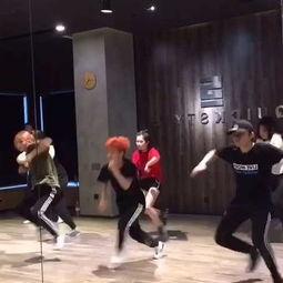 成人划大船的舞蹈视频,成人划大船舞蹈风采展示